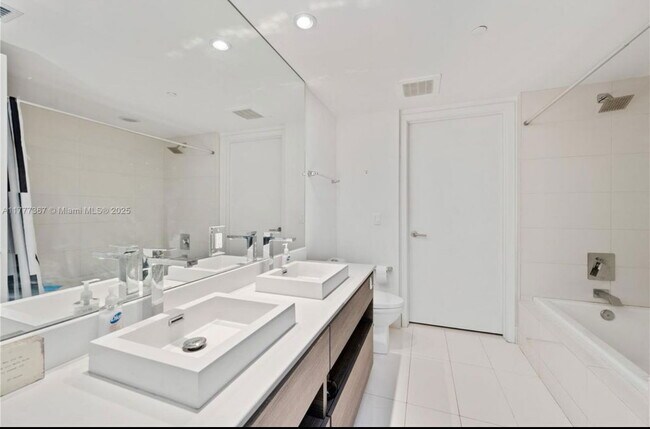 Photo - S Miami ave , Miami, FL 33130 - 2 BR 1 BA ... Unit 3102