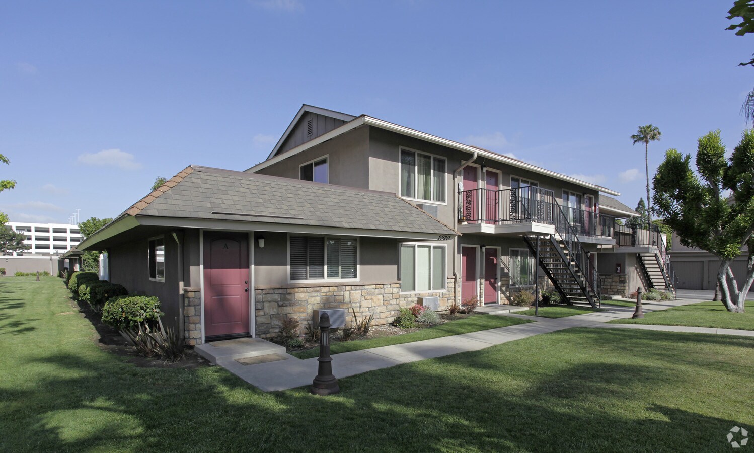 Serrento California - Serrento California Apartments