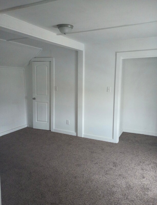 Photo - 1023 E 8th St