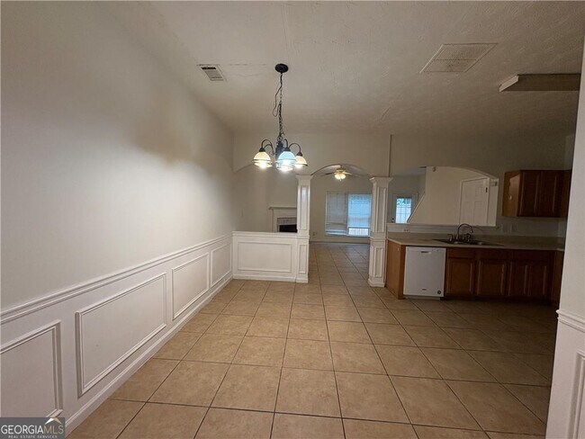 Photo - 2485 Emma Way NW