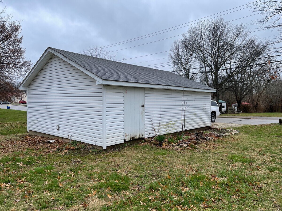 Photo - 806 E Center St