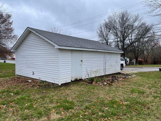 Photo - 806 E Center St