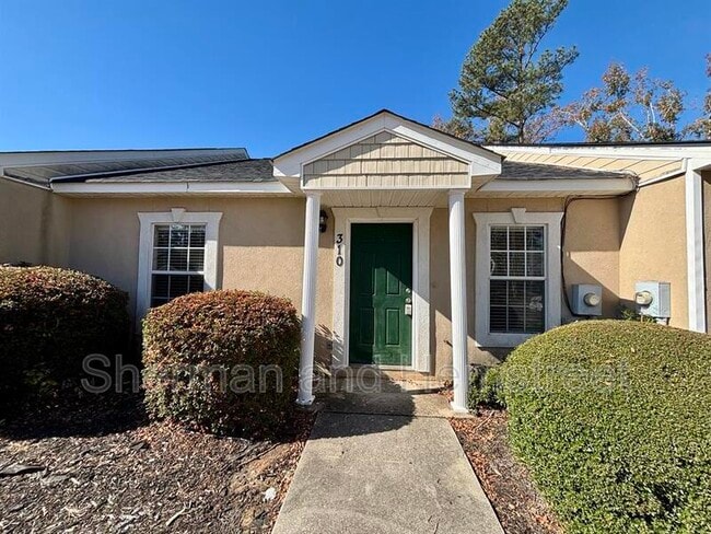 Photo - 310 Evans Lake Way