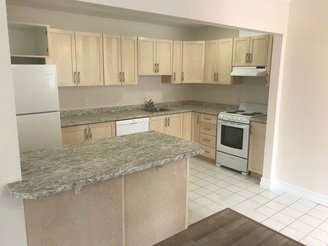 Photo - Two Bedroom, 2 Baths Apartment at Adriana ... Unit 903