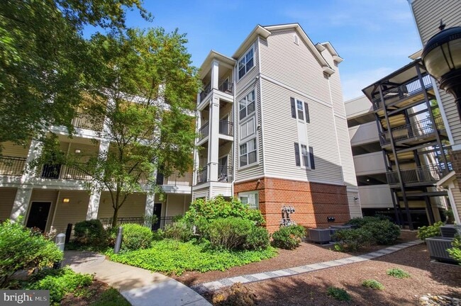 Building Photo - 12913 Centre Park Cir Unit 103