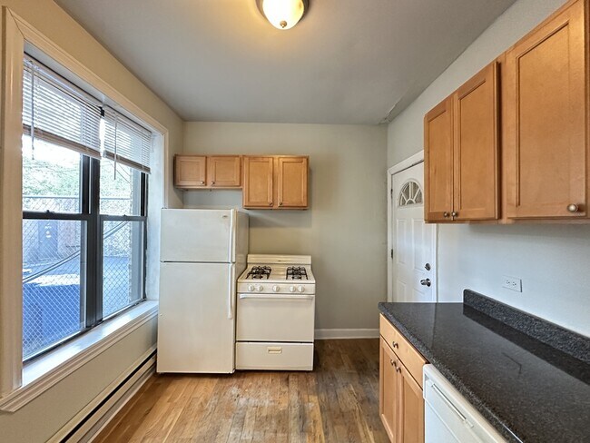Photo - 731 W Barry Ave Unit A2