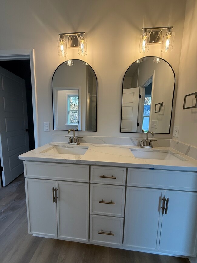 Photo - 145 Kennel Rd