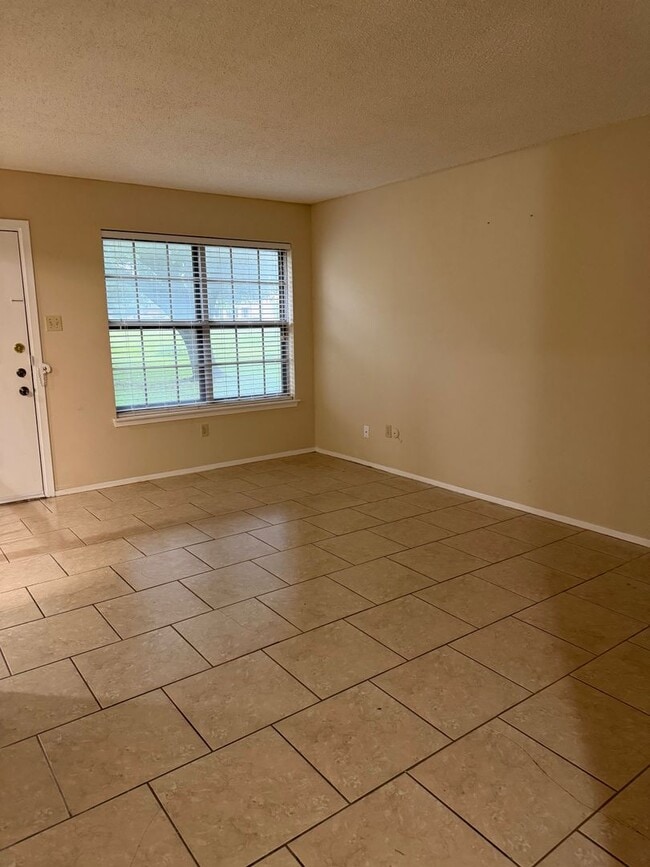 Photo - Centrally Located 1 Bedroom Unit