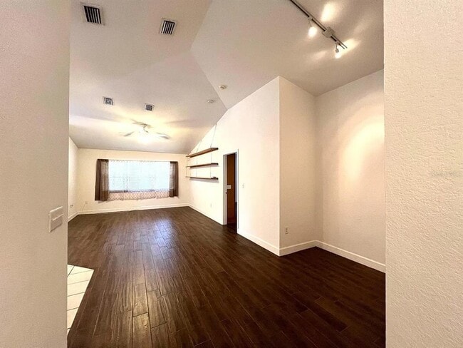 Photo - 1485 Donegan Rd