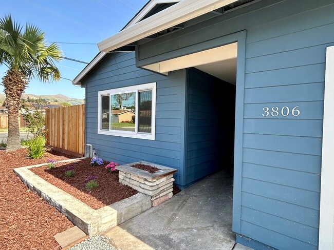 Photo - Completely Updated Irvington House!