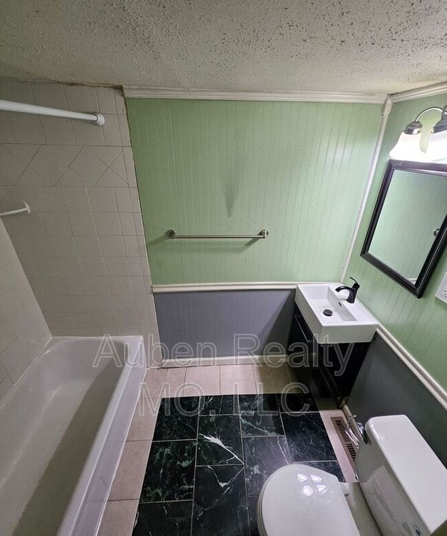 Photo - 3931 NE Hill Haven Rd