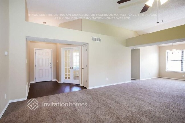 Photo - 4800 Hollow Tree Dr