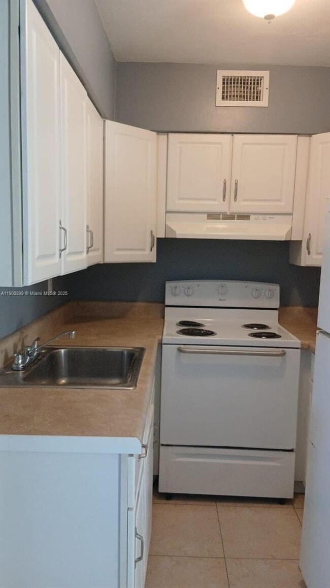 Photo - 3031 NE 21st Terrace Unit 4