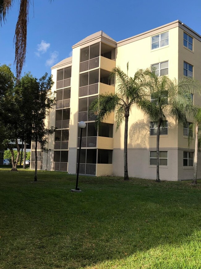 Photo - 8215 Lake Dr