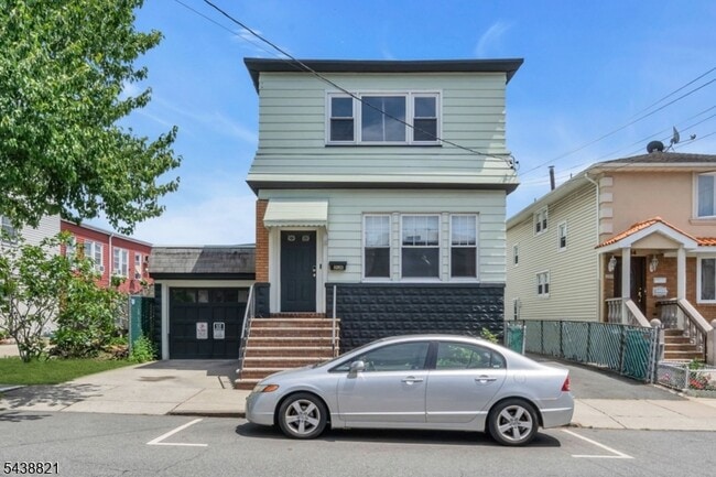 Building Photo - 206 Highland Ave Unit 1