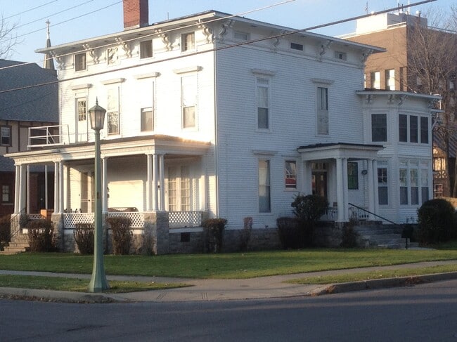 Photo - 149 Keyes Ave Unidad 2