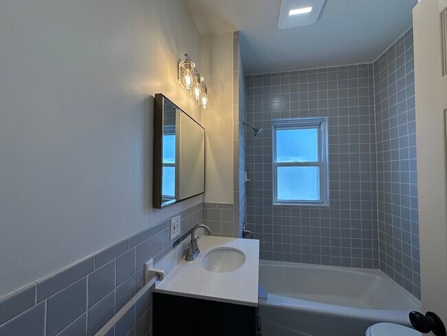 Photo - 23 Tower St Unit 3