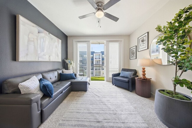 Photo - 1702 W Cleveland St Unit SI FL1-ID1521834P