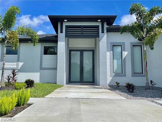 Photo - 915 SW Embers Terrace