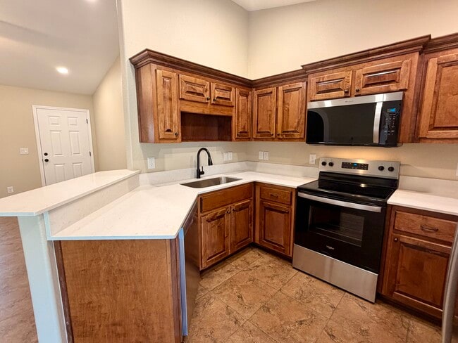 Kitchen - 8826 Bluebell St