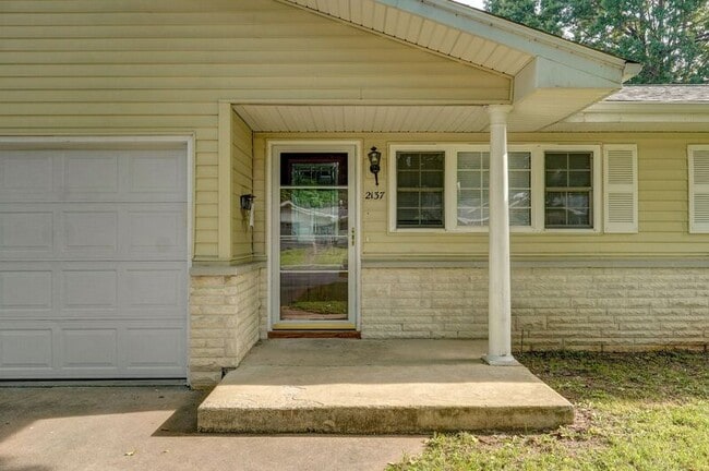 Photo - 2137 E Madison St