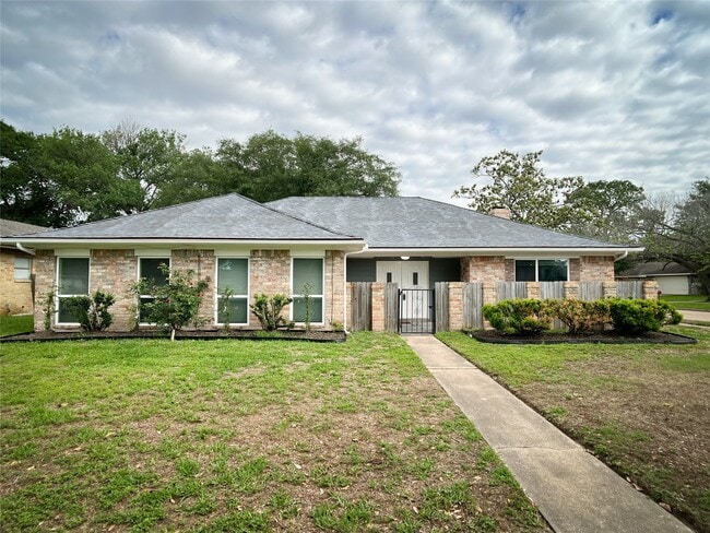 Building Photo - 22102 Woodrose Dr Rental