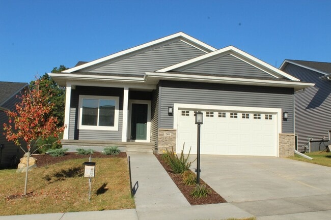 4 bed/3 bath home East Side IC Easy Commut... - 4 bed/3 bath home East Side IC Easy Commut...
