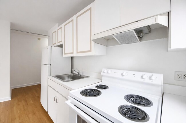 Photo - 182 Claremont Ave Unidad 53B