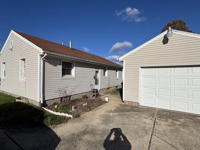 Photo - 3308 Harmont Ave NE