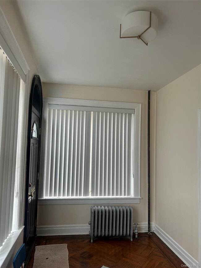 Photo - 594 E 38th St