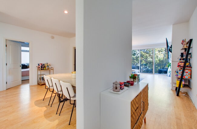 Photo - 900 Euclid St Unit 210