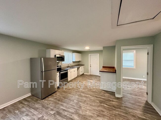 Photo - 1016 W 42nd St