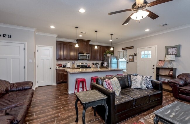 Photo - 1117 Oney Hervey Dr