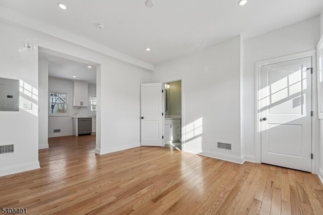 Photo - 30 Woodland Ave Unit 4