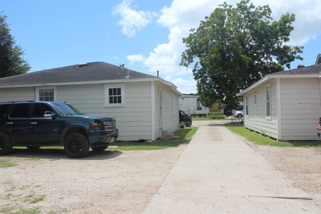 Photo - 5726 Gardendale Dr