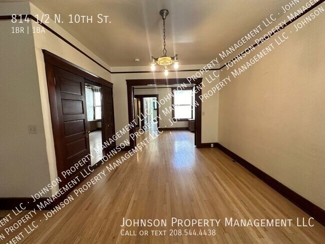 Photo - Check out this Vintage Apartments in Histo...