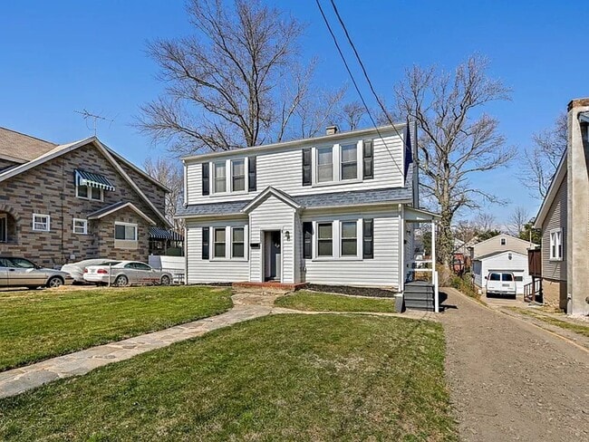 Building Photo - 2802 Berwick Ave Unit 2802 Berwic Avenue  1