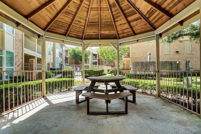 Photo - 11201 Lynbrook Dr Unidad 3822