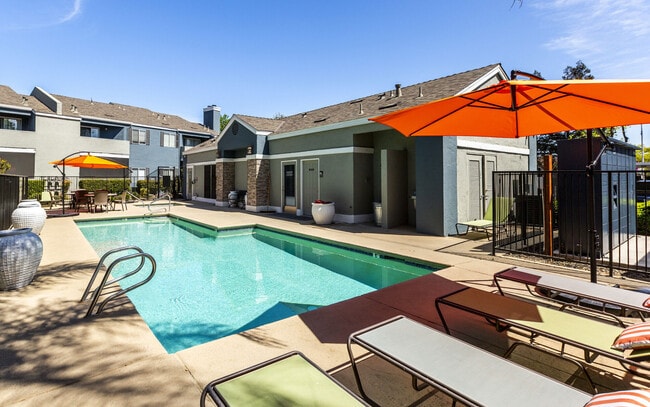Piscina - Summerview Apartments