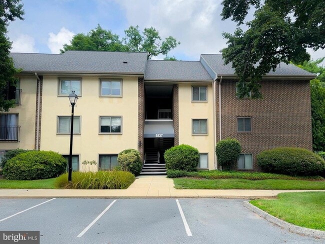 Building Photo - 5537 Green Mountain Cir Unit 4