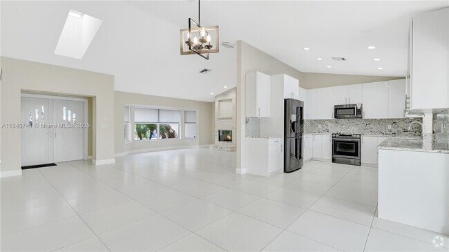 Building Photo - 1412 NE 53rd Ct Rental