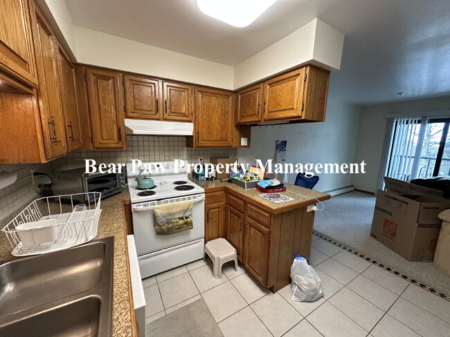 Photo - "Cozy 1-Bed Retreat in Scenic Evergreen!" Unidad Apt. 204