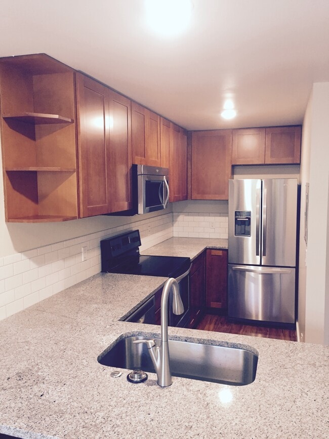 Photo - 7010 California Ave SW Unidad 3