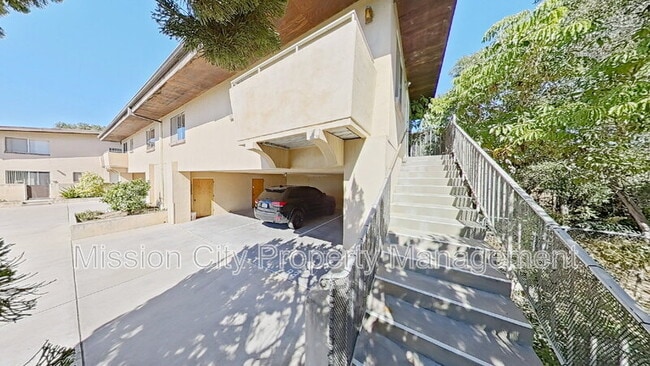 Building Photo - 1016 E Canon Perdido St Unit D