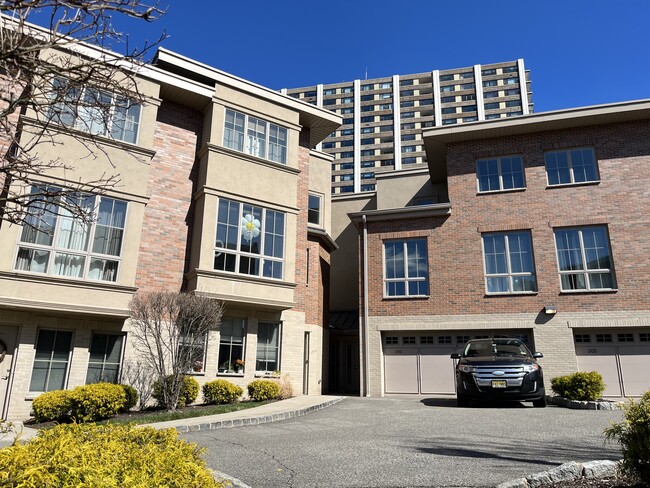 Photo - 200 Laird Ave Townhome