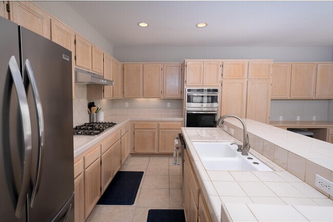29869 W Laguna Dr