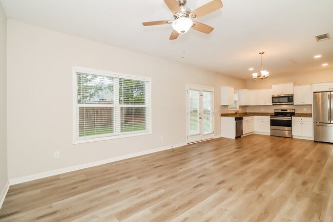 Photo - 22 Castlemoor Loop