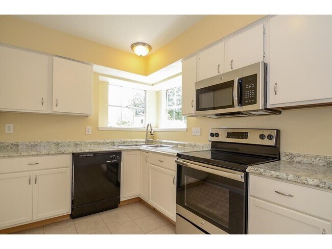 Photo - 7611 Shaddock Dr