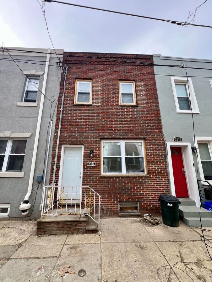 Stunning 3-Bedroom Townhome in Point Breeze! Available NOW! - Stunning 3-Bedroom Townhome in Point Breeze! Available NOW!