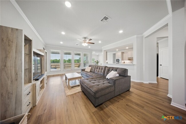 Photo - 711 Saddlehorn Dr